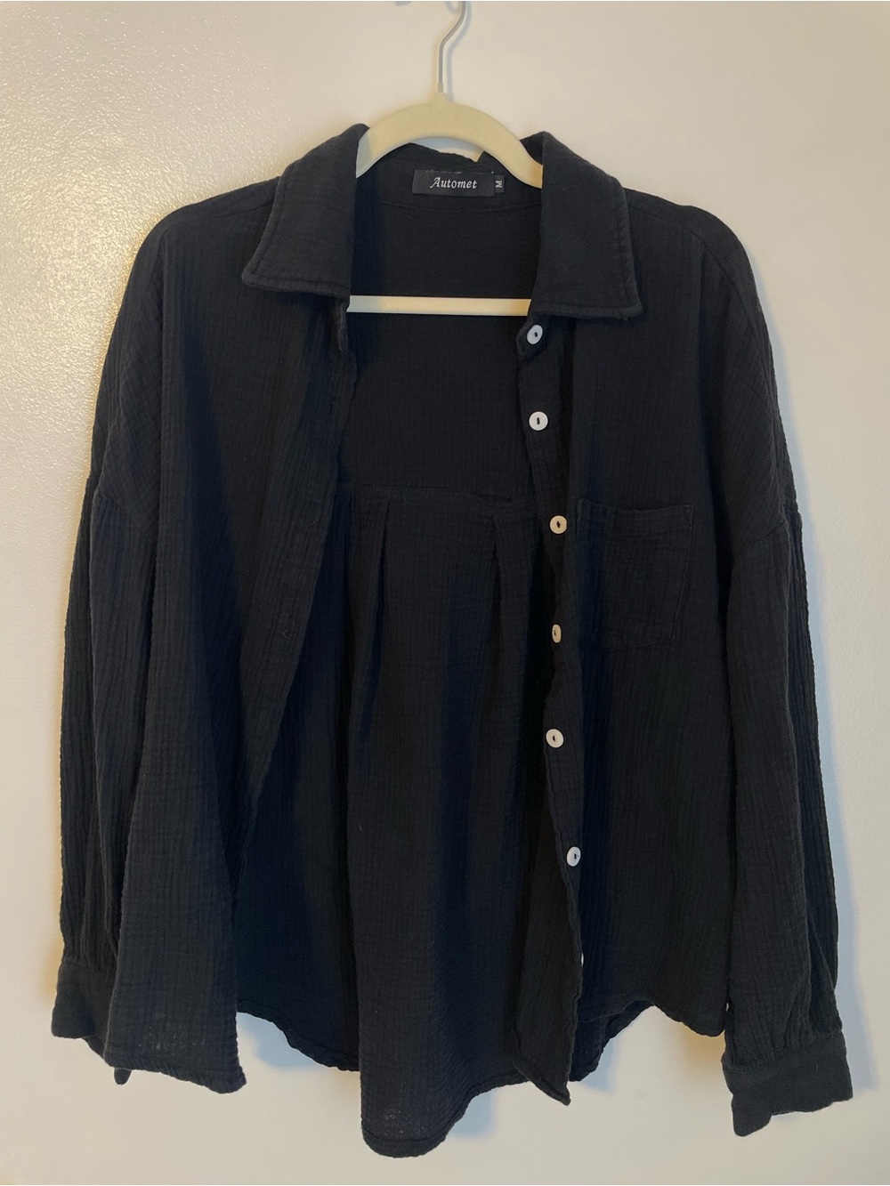 Automet black textured rayon button up size medium
